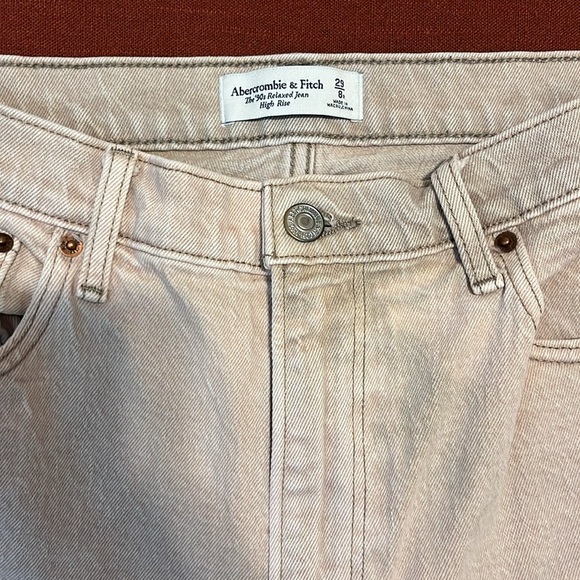 Abercrombie & Fitch 90’s Relaxed High Rise Jean - Picture 4 of 6